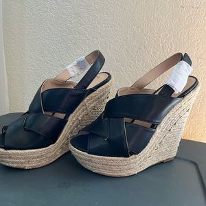 Leila Stone Black Wedge